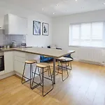 Host & Stay - Routh Walk
